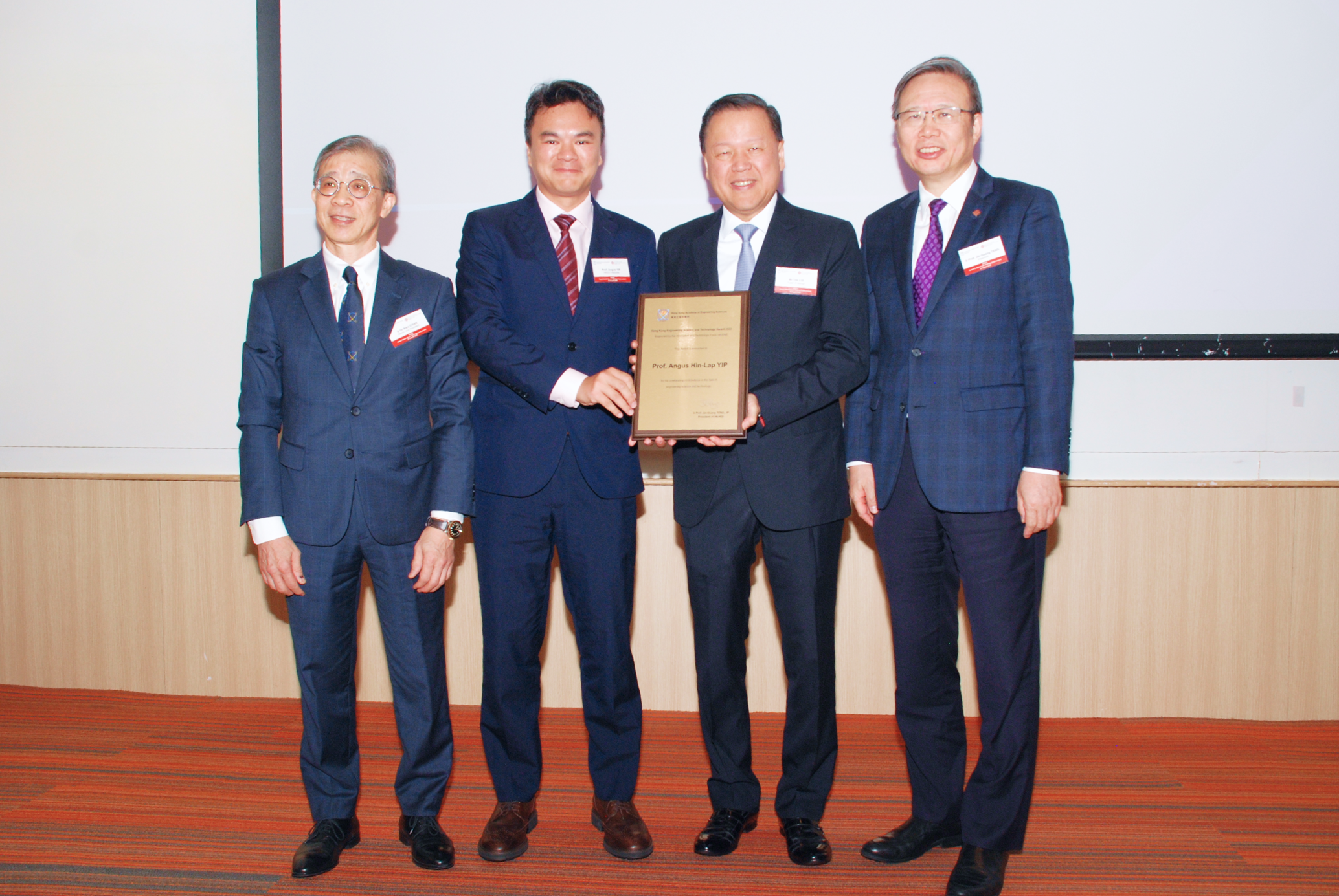Awardee_HLY